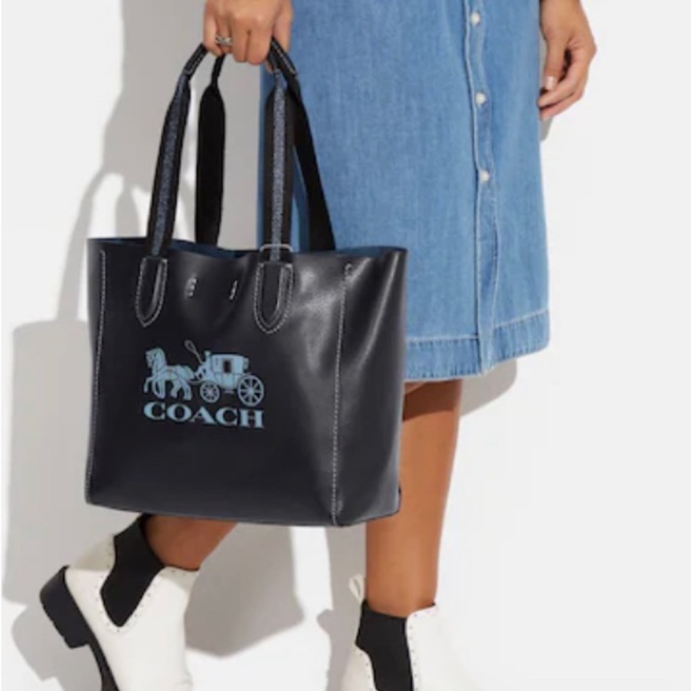 SOLD⛔️Authentic Coach pebbled Leather and suede logo snap tote - Picture 14 of 14